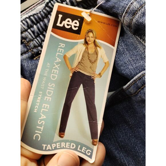 Lee NWT Women's Size 14 Short Relaxed Side Elastic High Rise Tapered Leg Jeans - Picture 7 of 8